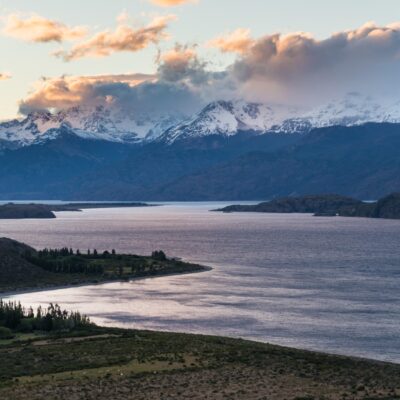 Lago General Carrera en el Sector Avilés - Parque Nacional Patagonia Chile.